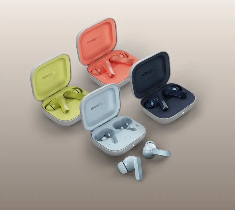 سماعات موتورولا موتو بادز باس بتصميم جذاب وعلبة شحن صغيرة
