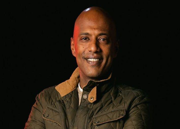 الفنان أمير صلاح الدين في كواليس فيلم قصر الباشا