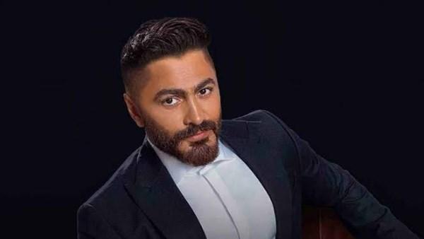تامر حسني يطمئن جمهوره على وضعه الصحي بعد تعافيه من العملية الجراحية.
