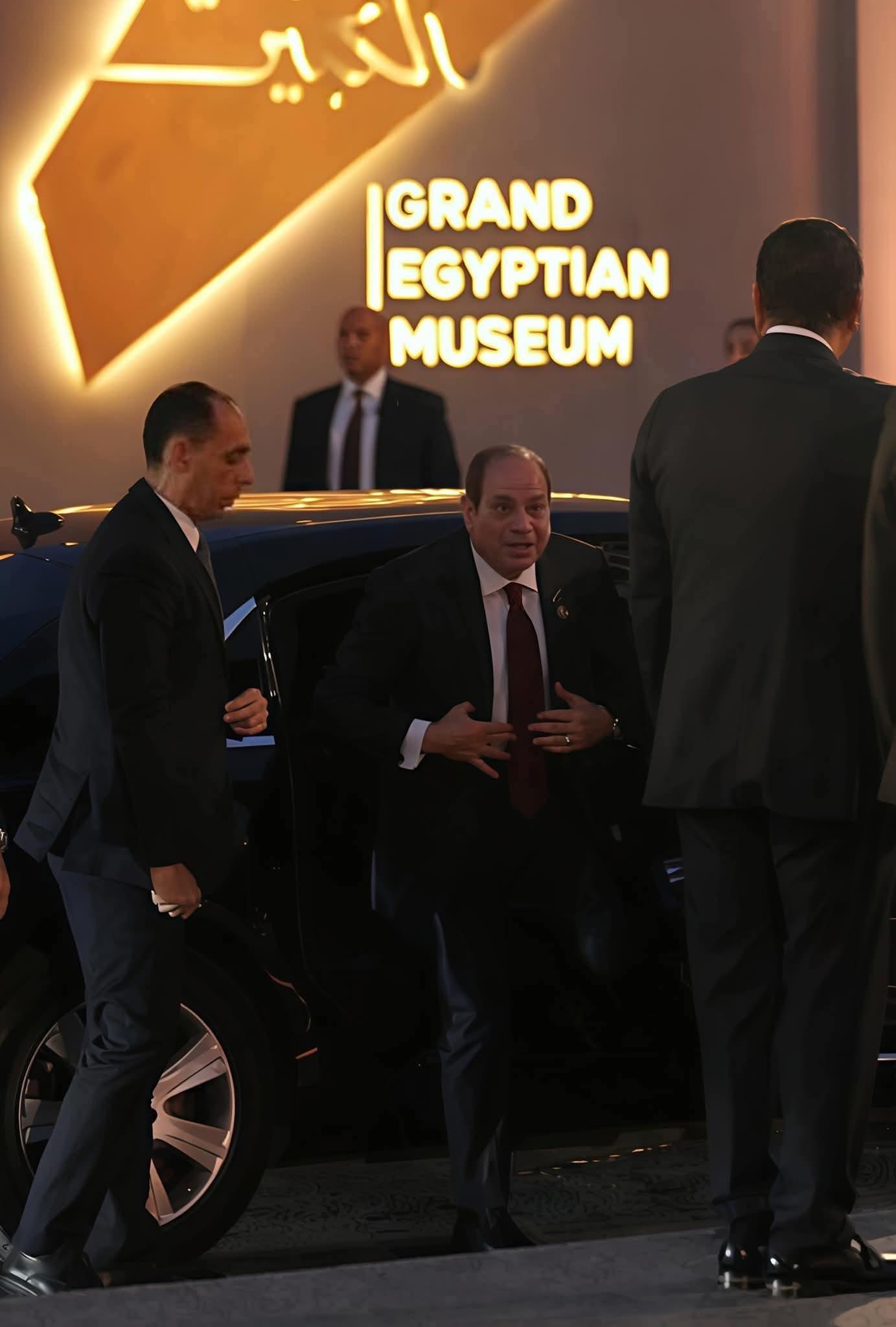 وصول الرئيس عبد الفتاح السيسي إلى المتحف المصري الكبير لحضور حفل الافتتاح