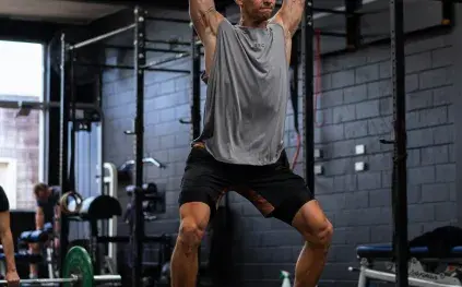 كتلة عضلية قوية وتأثيرها الوقائي على شيخوخة الدماغ