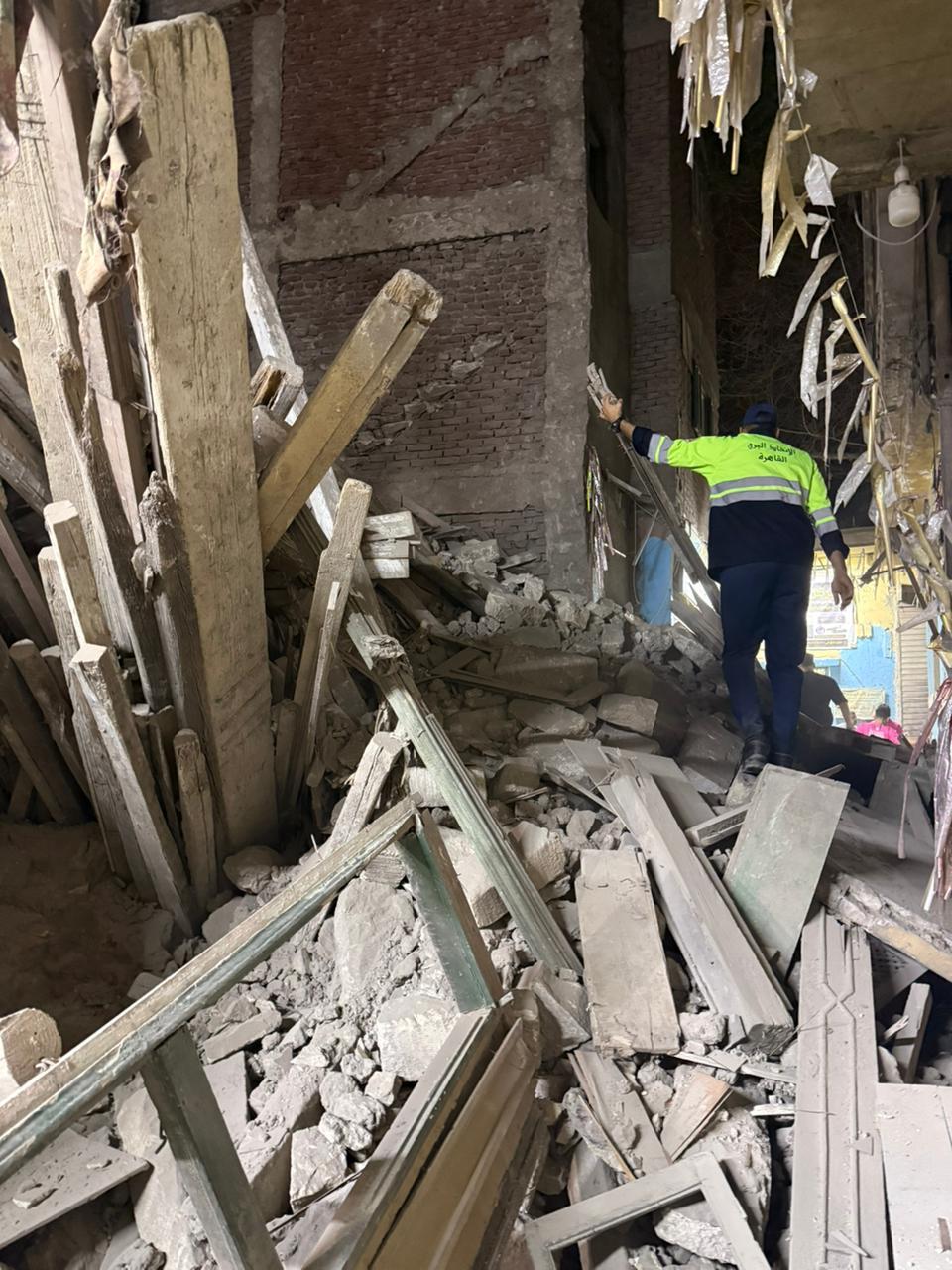 انهيار منزل مهجور من 3 طوابق في الموسكي دون إصابات