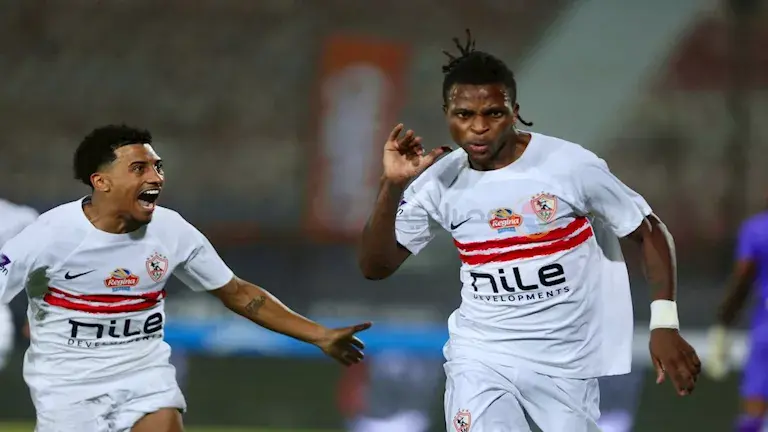  مقر نادي الزمالك في ميت عقبة مع لافتة النادي.