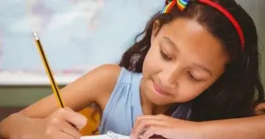 أطعمة طبيعية لتعزيز ذاكرة الأطفال ونمو دماغهم