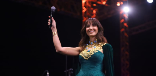 فايا يونان وعبير نعمة خلال حفلهما في مهرجان صدى الأهرامات