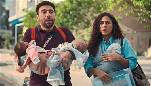مشهد من الحلقة التاسعة يظهر لحظة انهيار محمد شعبان ومحاولته إيجاد حل لأزمته.