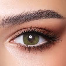 تحذير من أضرار العدسات اللاصقة الملونة واحتمال تسببها بالعمى