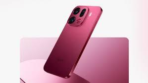 هاتف OPPO Find X9 Pro يعرض الخلفية والكاميرا الثلاثية مع شعار Hasselblad