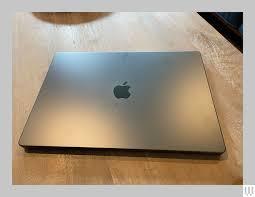 صورة جهاز MacBook Pro 2026 الجديد بشاشة لمس وتصميم أنحف