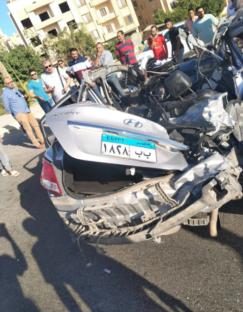 حادث تصادم مروع بين سيارتين بالتجمع الخامس