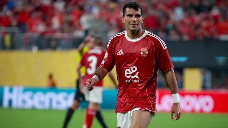 فاروق جعفر يتحدث عن أداء أحمد سيد زيزو وتأثيره مع الأهلي والزمالك في برنامج تلفزيوني.