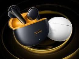 سماعات iQOO TWS 5 اللاسلكية الجديدة بعمر بطارية 48 ساعة وتصميم أنيق