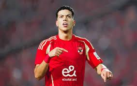 إمام عاشور لاعب الأهلي خلال فترة التأهيل بعد أزمته الصحية