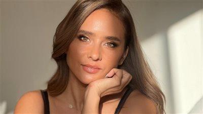 نيللي كريم خلال لقائها في برنامج On The Road مع الإعلامي بلال العربي تتحدث عن أبنائها وتجاربها السابقة في الزواج