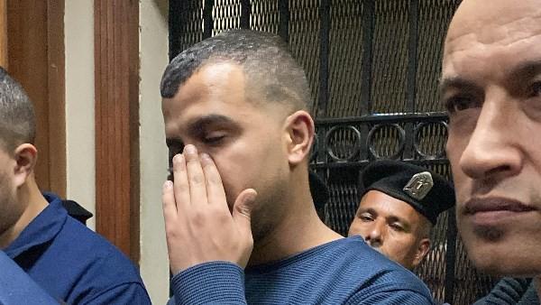 عصام صاصا يصل النيابة للتحقيق بعد مشاجرة ملهى ليلي بكورنيش المعادي