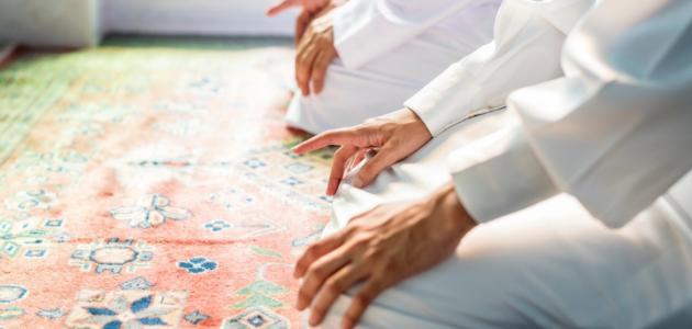 دار الإفتاء توضح حقيقة صلاة النبي وسلامه على نفسه أثناء التشهد