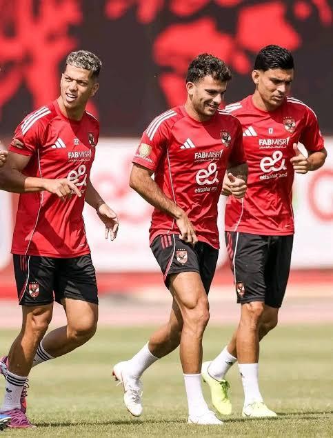 الإعلامي عمرو الدردير يثير الجدل بصورة زيزو وبن شرقي بعد تألقهما مع الأهلي