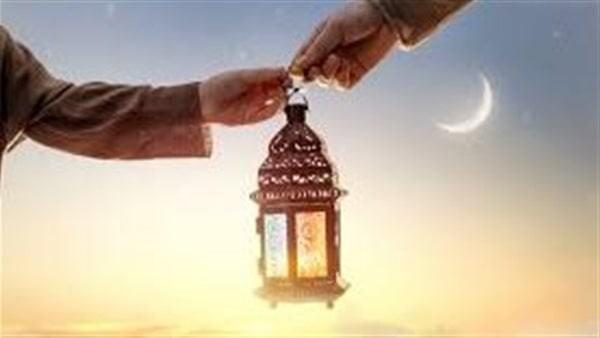 صورة لهلال شهر رمضان في سماء مصر مع بداية العد التنازلي لعام 2026