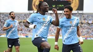 روبرت ليفاندوفسكي لاعب برشلونة في مباراة.