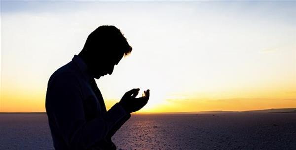 القرآن الكريم والأدعية: نور وطمأنينة للمؤمن