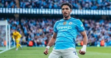 عمر مرموش يتجول في شوارع كاستيلون قبل مباراة مانشستر سيتي ضد فياريال