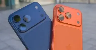 تغير لون هاتف iPhone 17 Pro Max البرتقالي إلى وردي بعد الاستخدام