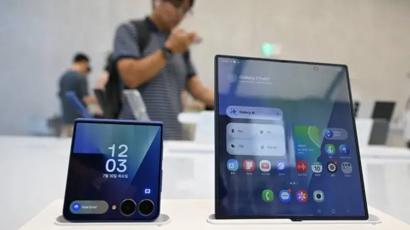 هاتف سامسونج القابل للطي ثلاثيًا بتصميم ثوري يجمع بين الهاتف والتابلت