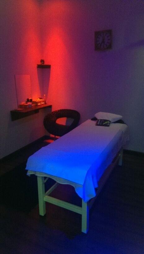 ضبط 4 فتيات ورجل بتهمة إدارة ناد صحي لممارسة الأعمال المنافية داخل مول بالشيخ زايد