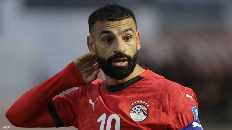 محمد الأمين عمورة يحتفل بهدفه مع منتخب الجزائر أمام أوغندا في تصفيات كأس العالم