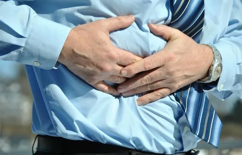 التقدم في السن يزيد مشكلات المعدة والهضم