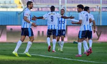 احتفال لاعبي بيراميدز بعد تسجيل الهدف الثاني في مرمى فاركو في الدوري المصري