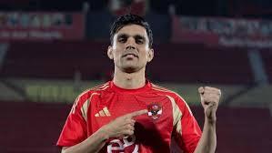 أشرف بن شرقي يحتفل بعد تسجيل أفضل هدف في الجولة 11 بالدوري المصري الممتاز