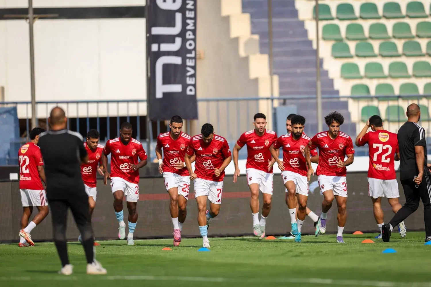 بعثة الأهلي أثناء العودة من بوروندي بعد مواجهة إيجل نوار في دوري أبطال أفريقيا