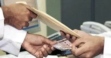 الدكتور نظير عياد مفتي الجمهورية يوضح حكم تلقي الموظف أموالًا مقابل سرعة إنجاز الخدمات