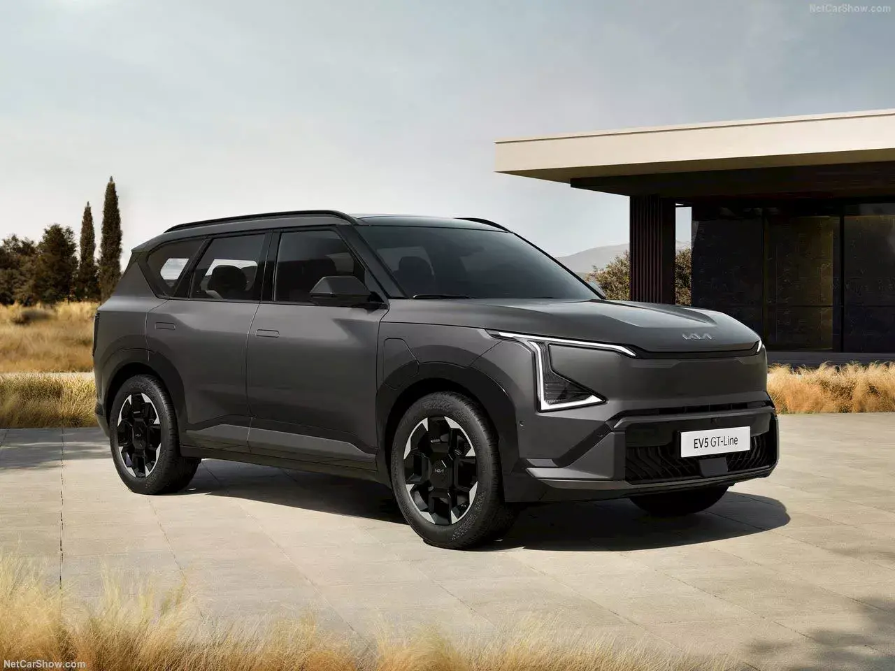 كيا EV5 الكهربائية الجديدة SUV