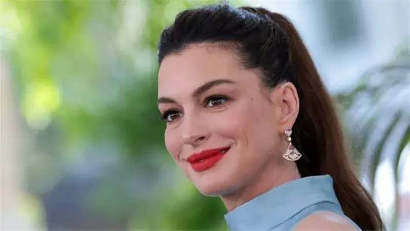 Anne Hathaway
