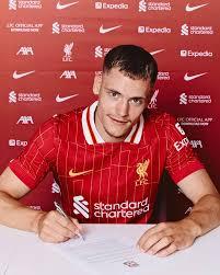 فلوريان فيرتز يظهر محبطًا خلال مباراة ليفربول ضد كريستال بالاس.