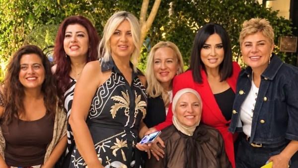 مفيدة شيحة تحتفل بعيد ميلادها مع ريهام إبراهيم وبوسي شلبي