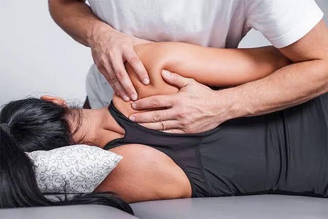 الدكتورة هدير سامي أخصائية العلاج الطبيعي وتأهيل إصابات الملاعب بالمهندسين