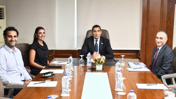 وزير الشباب والرياضة يلتقي رئيس الاتحاد المصري للاسكواش