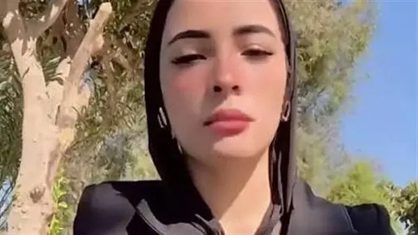دينا عزت