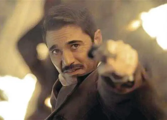 أحمد عز خلال تصوير فيلم فرقة الموت استعدادًا لطرحه في صيف 2027