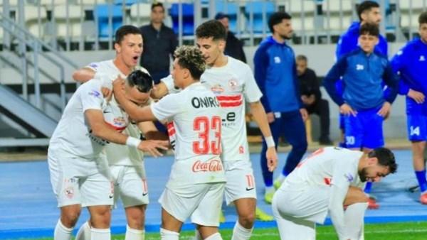 خوان بيزيرا خلال جلسة مع مسؤولي الزمالك لمناقشة مستقبله مع الفريق