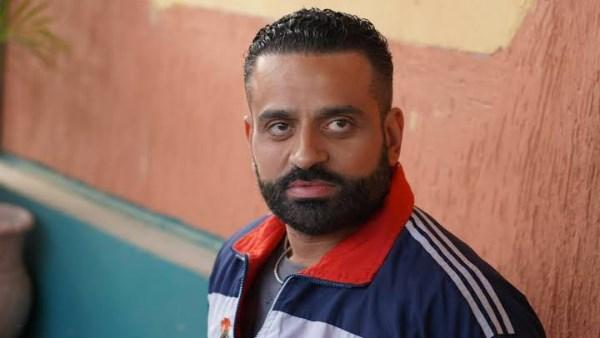 وفاة والد الفنان عمر السعيد