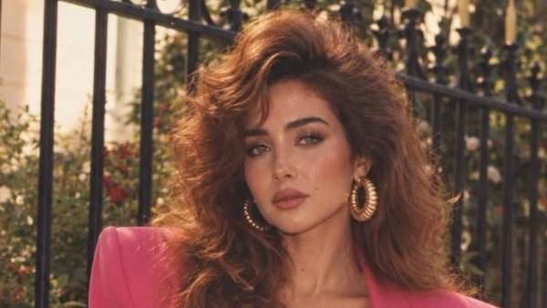 نجوم الفن والإعلام يشاركون في تريند الثمانينيات بصور مستوحاة من الموضة والأجواء القديمة باستخدام الذكاء الاصطناعي