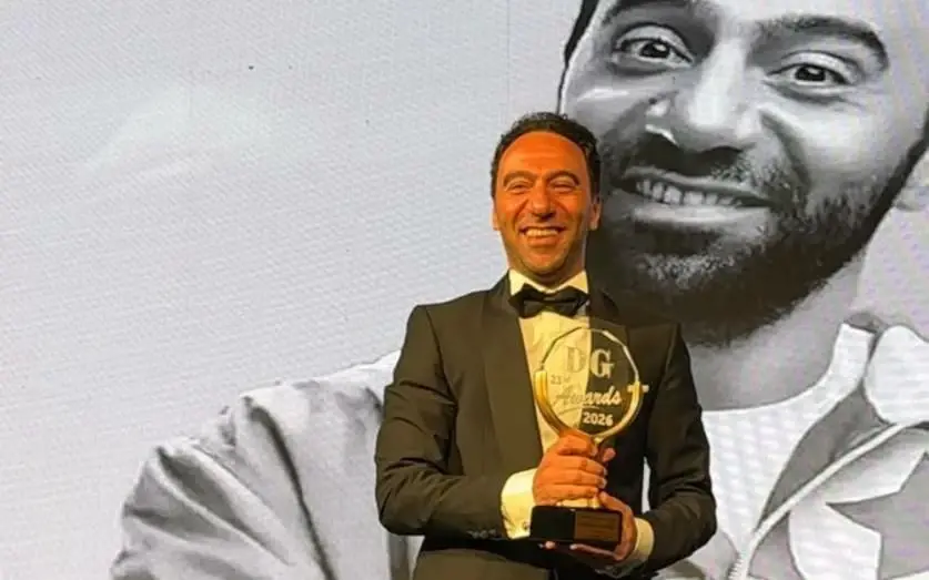 محمد سلام خلال تكريمه في حفل دير جيست 2026 عن مسلسل كارثة طبيعية