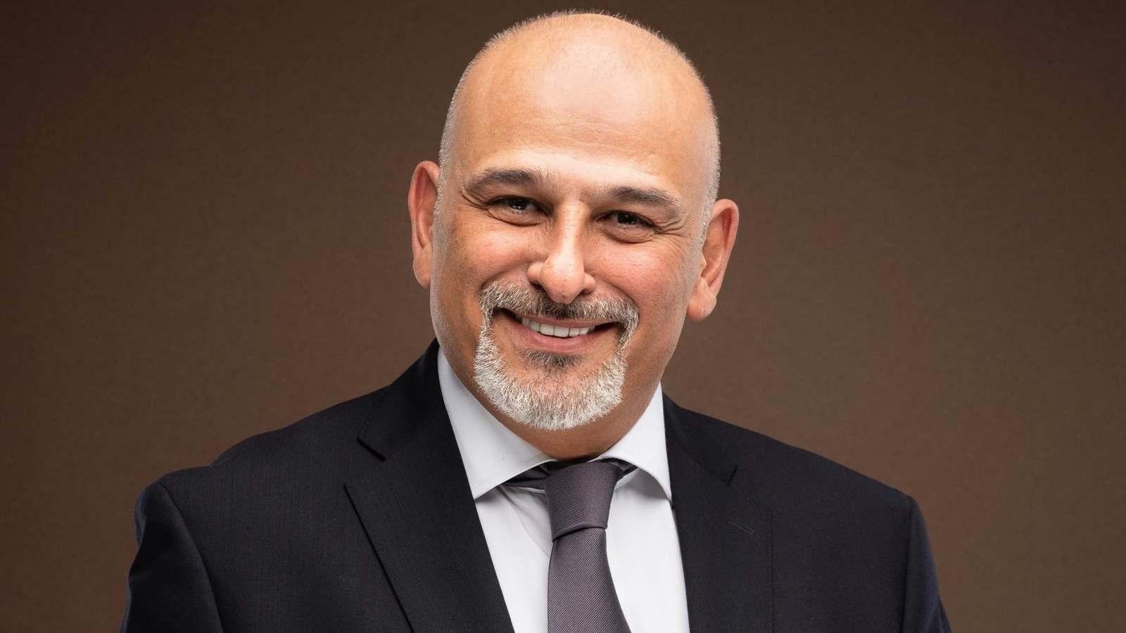 جمال سليمان يعلق على حفل أصالة في دمشق وعودتها للغناء في سوريا بعد غياب 16 عامًا