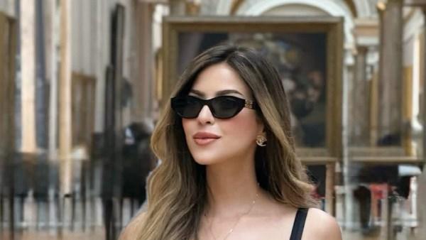 ميرنا جميل بإطلالة صيفية أنيقة في شوارع باريس أمام أجواء العاصمة الفرنسية