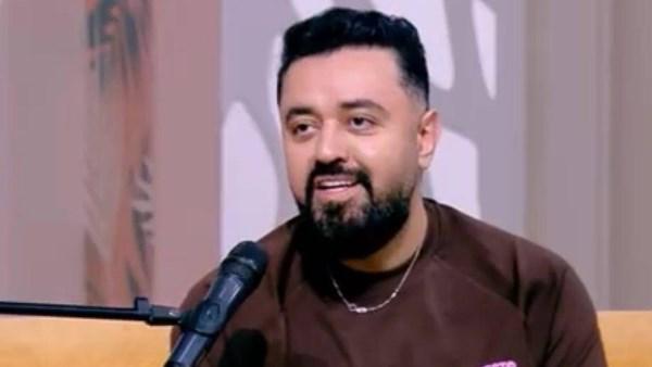 حاتم فهمي يعلن عودته للغناء بألبوم عامل قلبان بعد غياب 15 عامًا