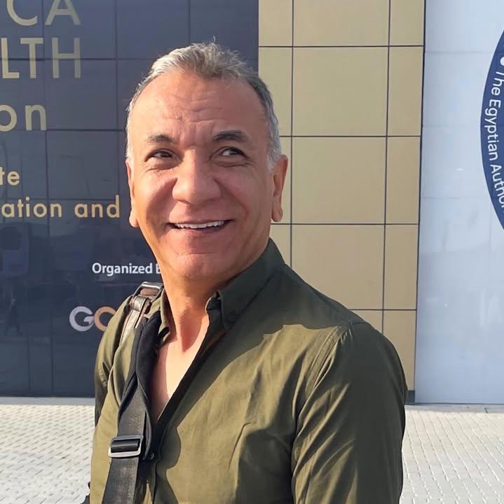 الأستاذ الدكتور إيهاب هيكل